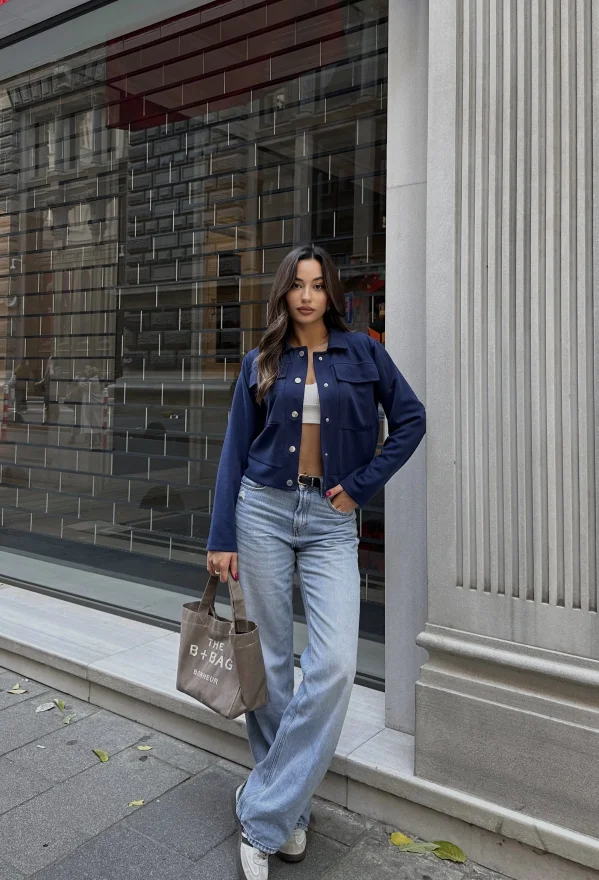 Lacivert Kapak Cepli Kısa Ceket