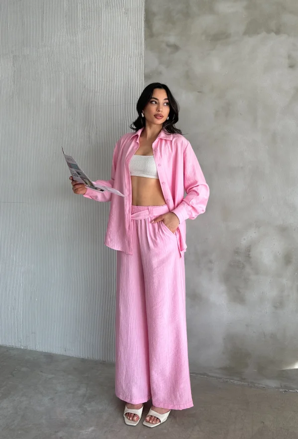 Pembe Çilek Gömlek Yırtmaçlı Pantolon Takım