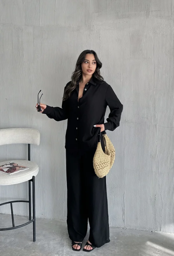 Siyah Çilek Gömlek Yırtmaçlı Pantolon Takım