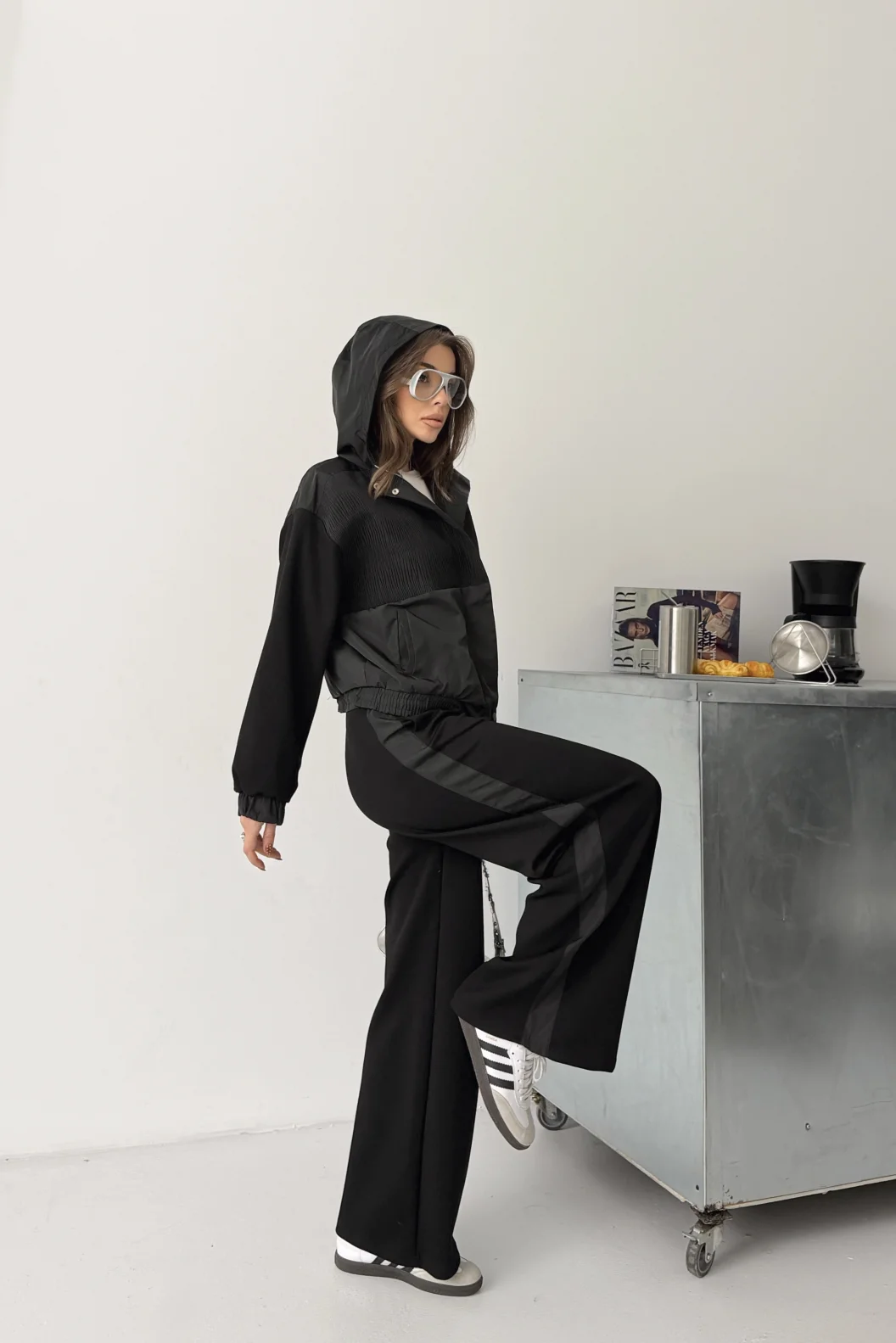 Siyah Paraşüt Detaylı Modal Takım