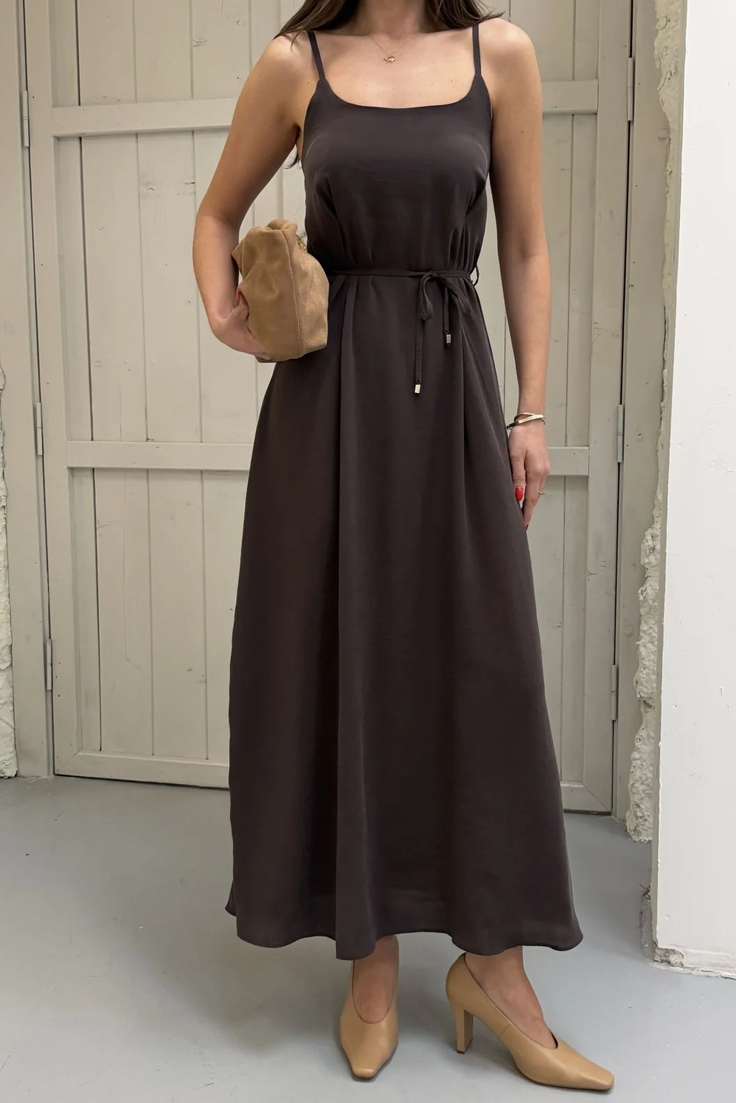 Kahverengi Modal Askılı Elbise