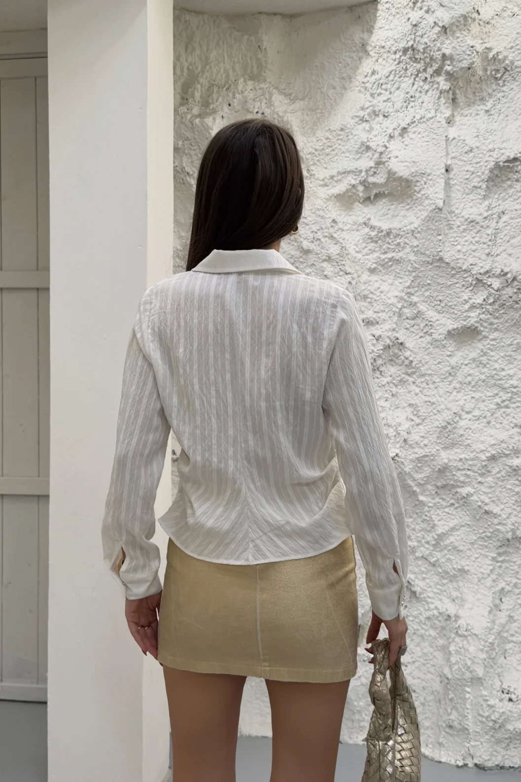 Beyaz Gold Düğmeli Pileli Gömlek