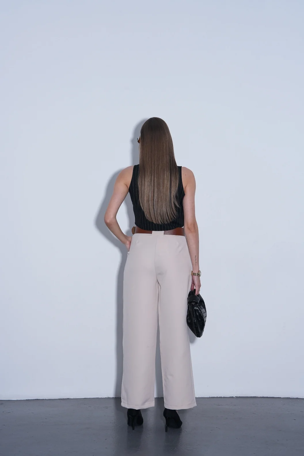 Bej Köprü Detaylı Kemerli Pantolon