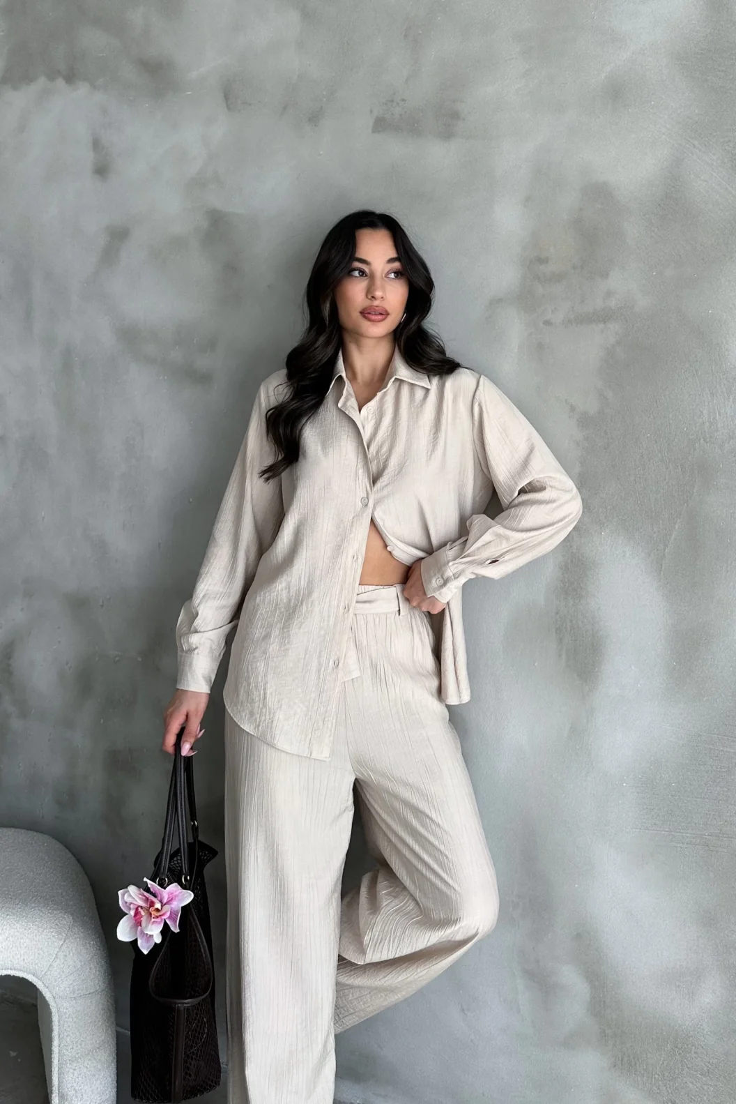 Bej Çilek Gömlek Yırtmaçlı Pantolon Takım