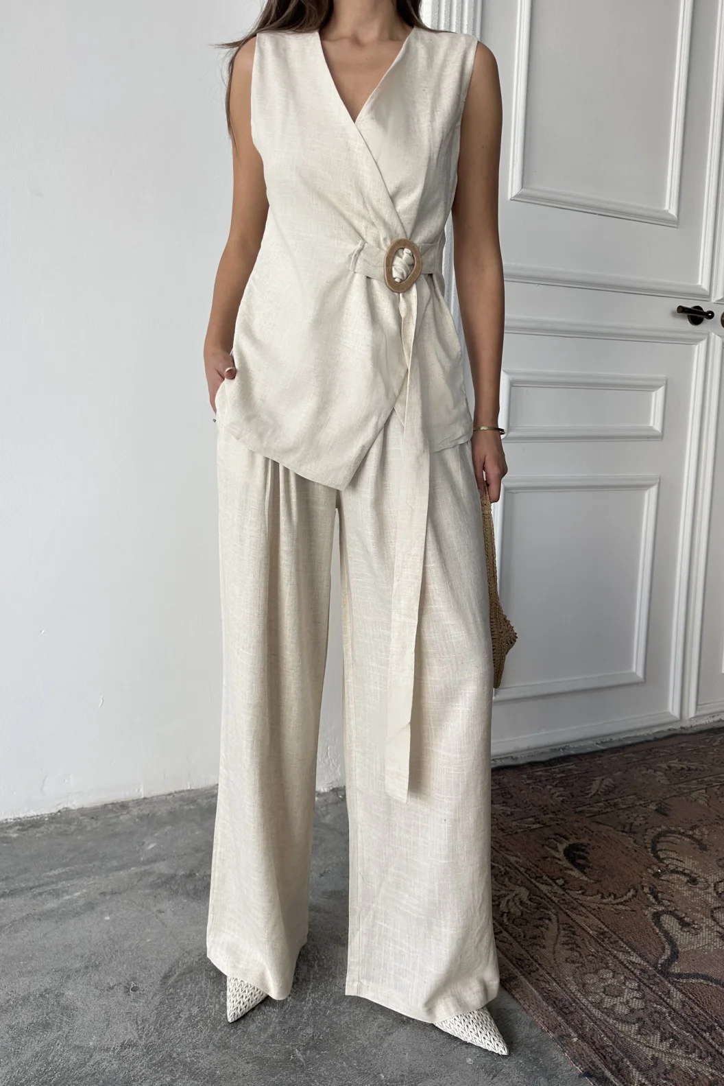 Bej Keten Tokalı Bağlamalı Yelek Takım