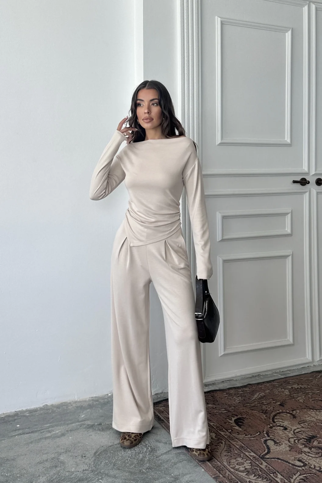 Bej Omuz Detaylı Büzgülü Modal Takım