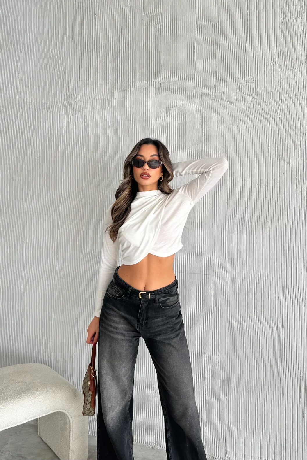 Beyaz Kruvaze Omuz Büzgülü Bluz