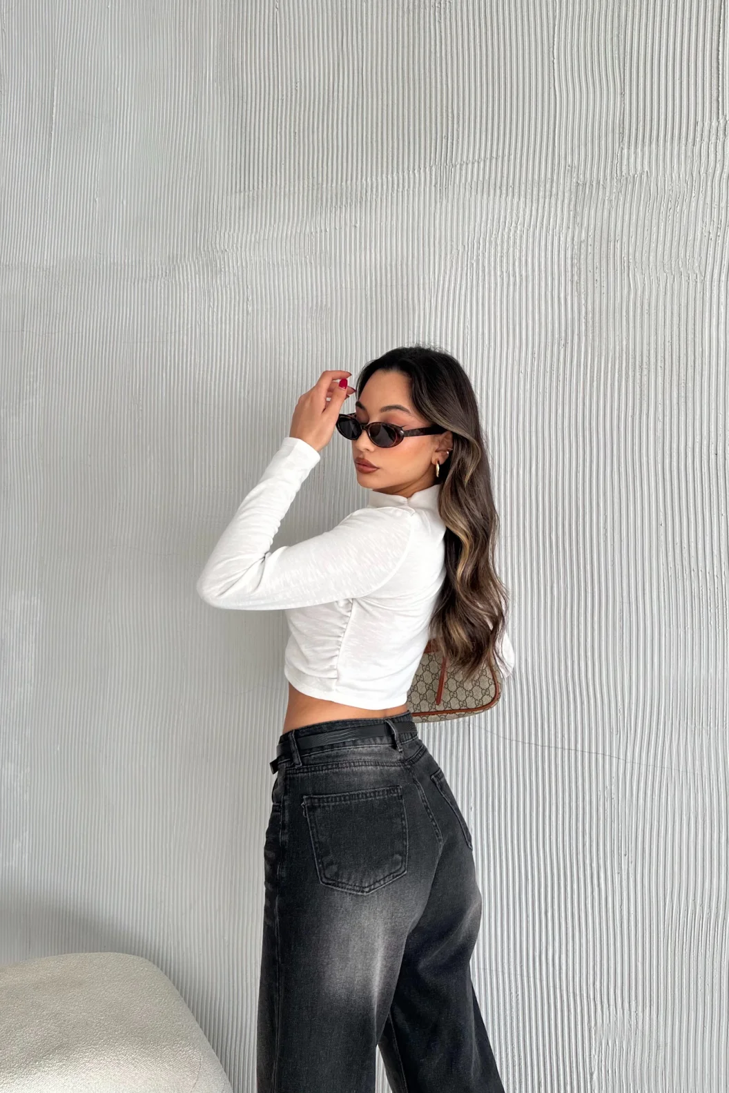 Beyaz Kruvaze Omuz Büzgülü Bluz