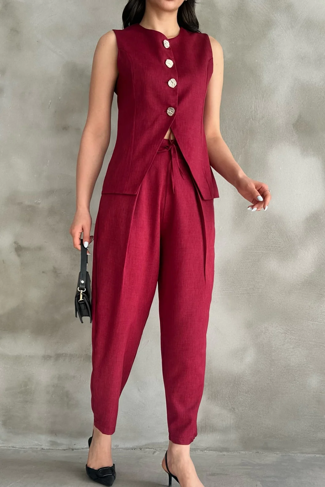 Bordo Altın Düğmeli Yelek Pileli Pantolon Takım