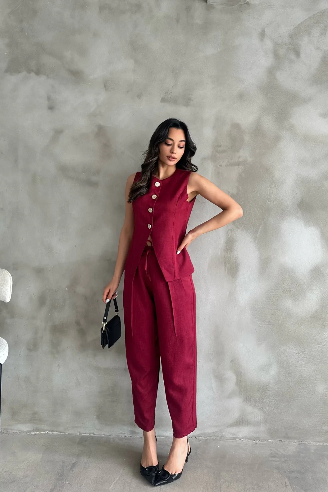 Bordo Altın Düğmeli Yelek Pileli Pantolon Takım