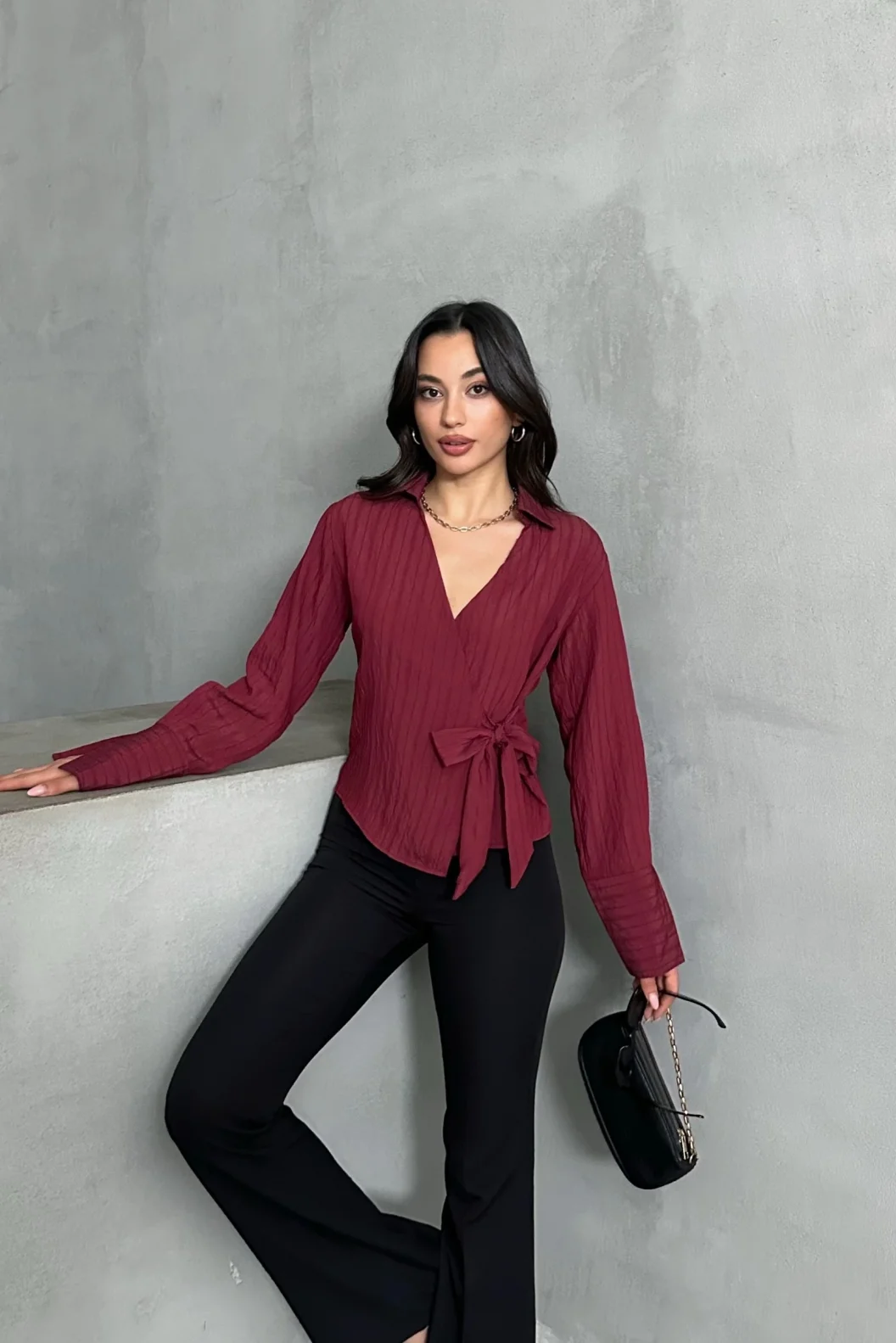 Bordo Yan Bağlamalı Çizgi Desenli Gömlek