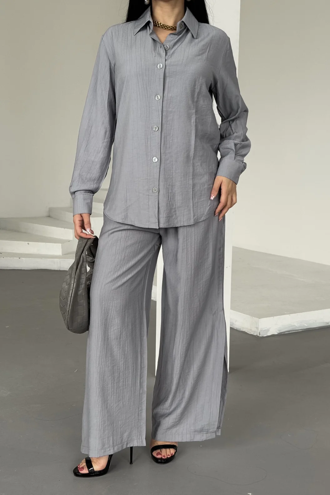 Gri Çilek Gömlek Yırtmaçlı Pantolon Takım