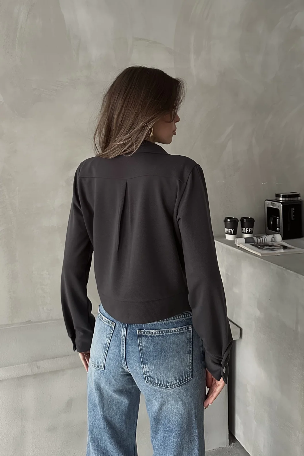 Gri Kapak Cepli Kısa Ceket