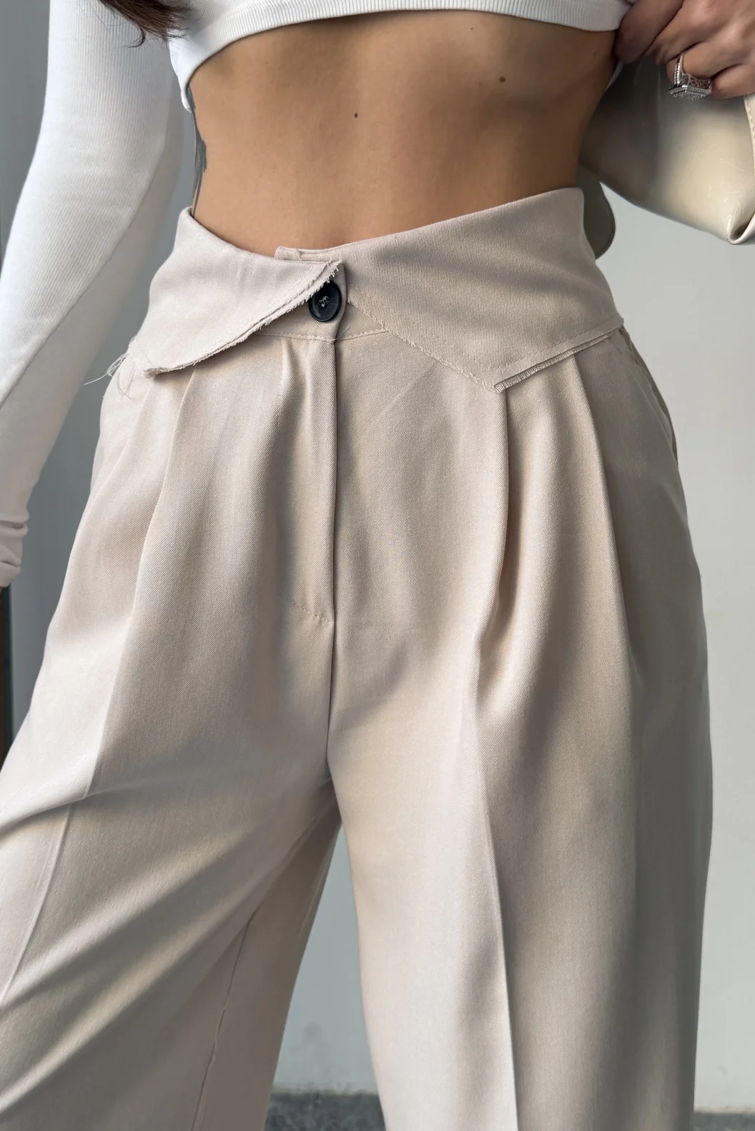 Bej Kemer Detaylı Palazzo Pantolon