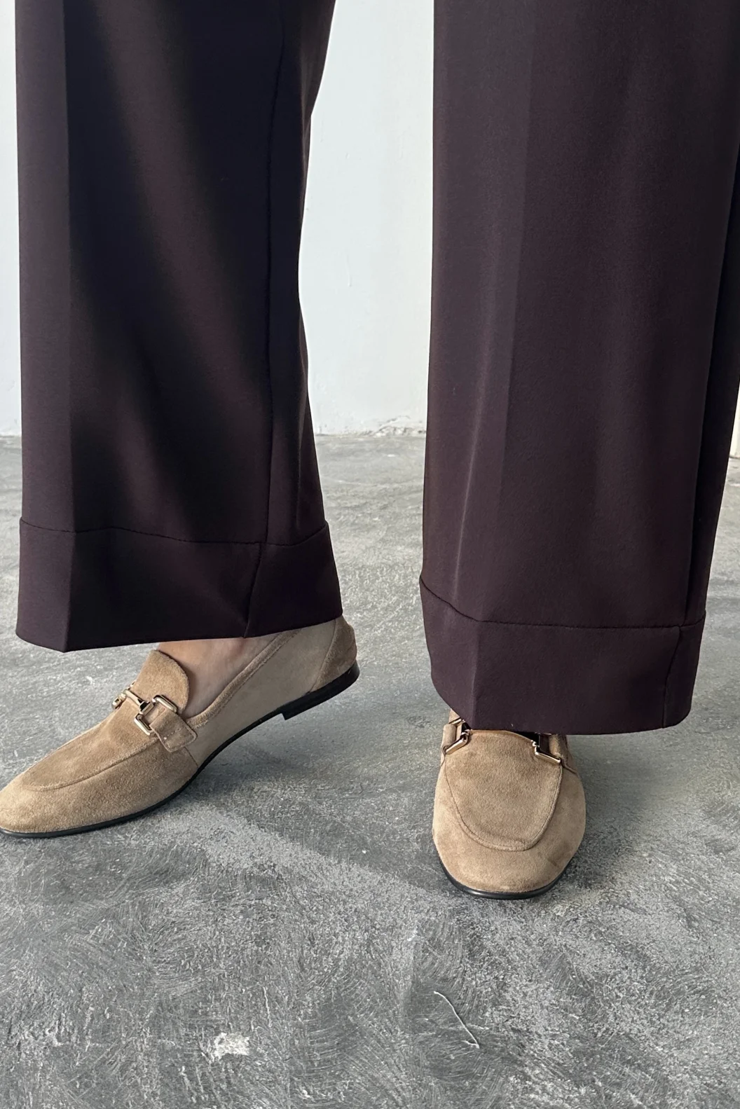 Kahve Paça Detaylı Kemerli Pantolon