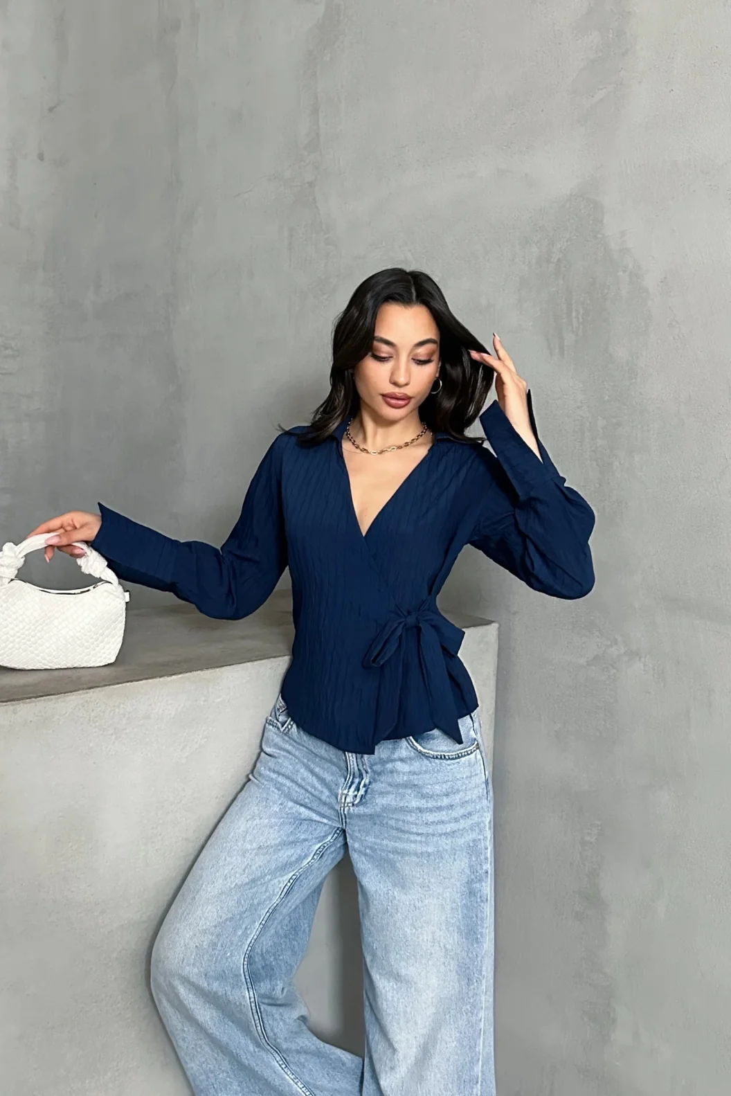 Lacivert Yan Bağlamalı Çizgi Desenli Gömlek