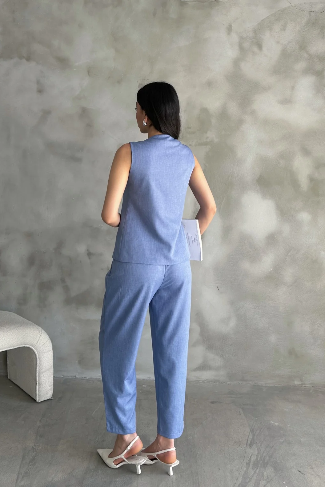 Mavi Altın Düğmeli Yelek Pileli Pantolon Takım