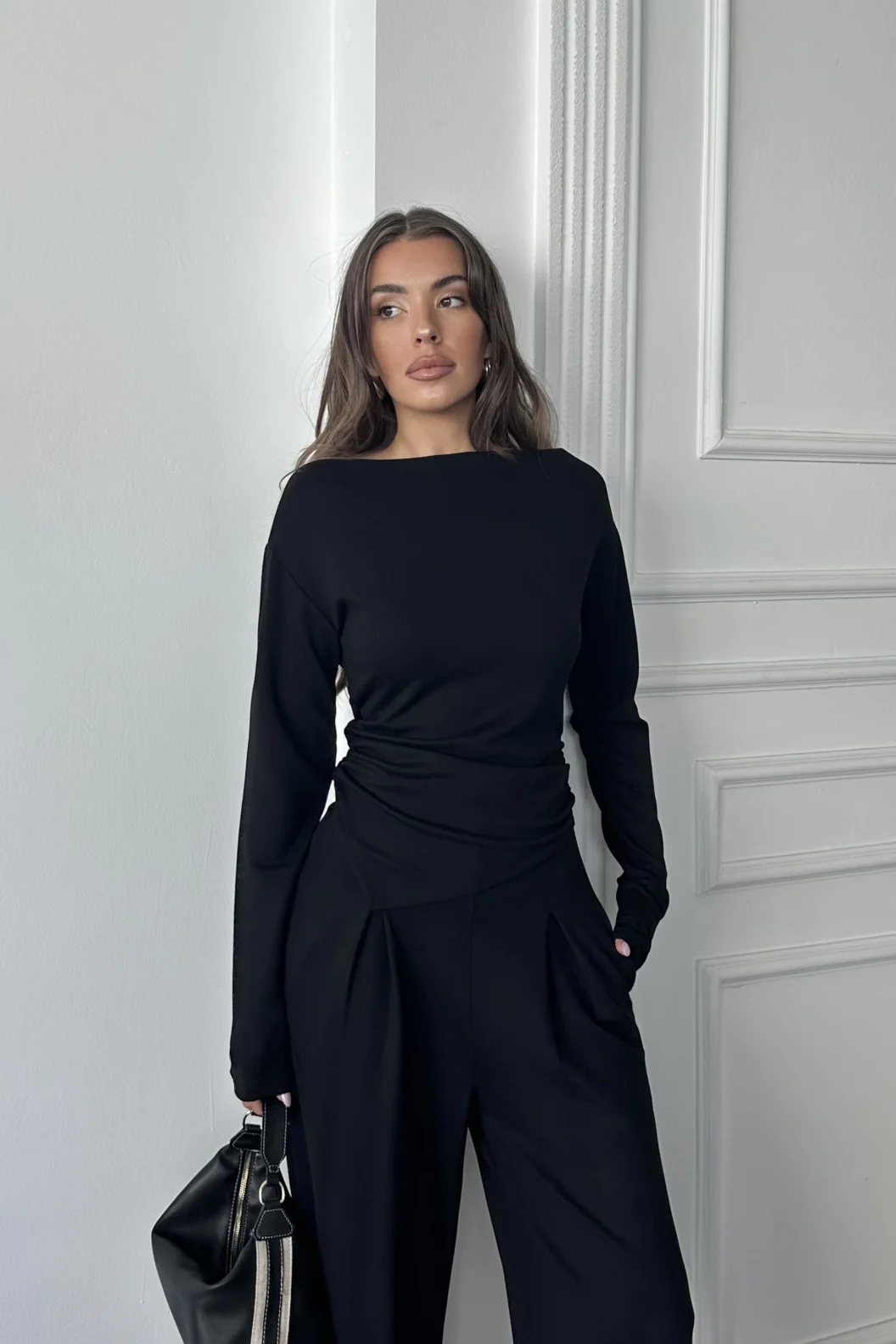 Siyah Omuz Detaylı Büzgülü Modal Takım