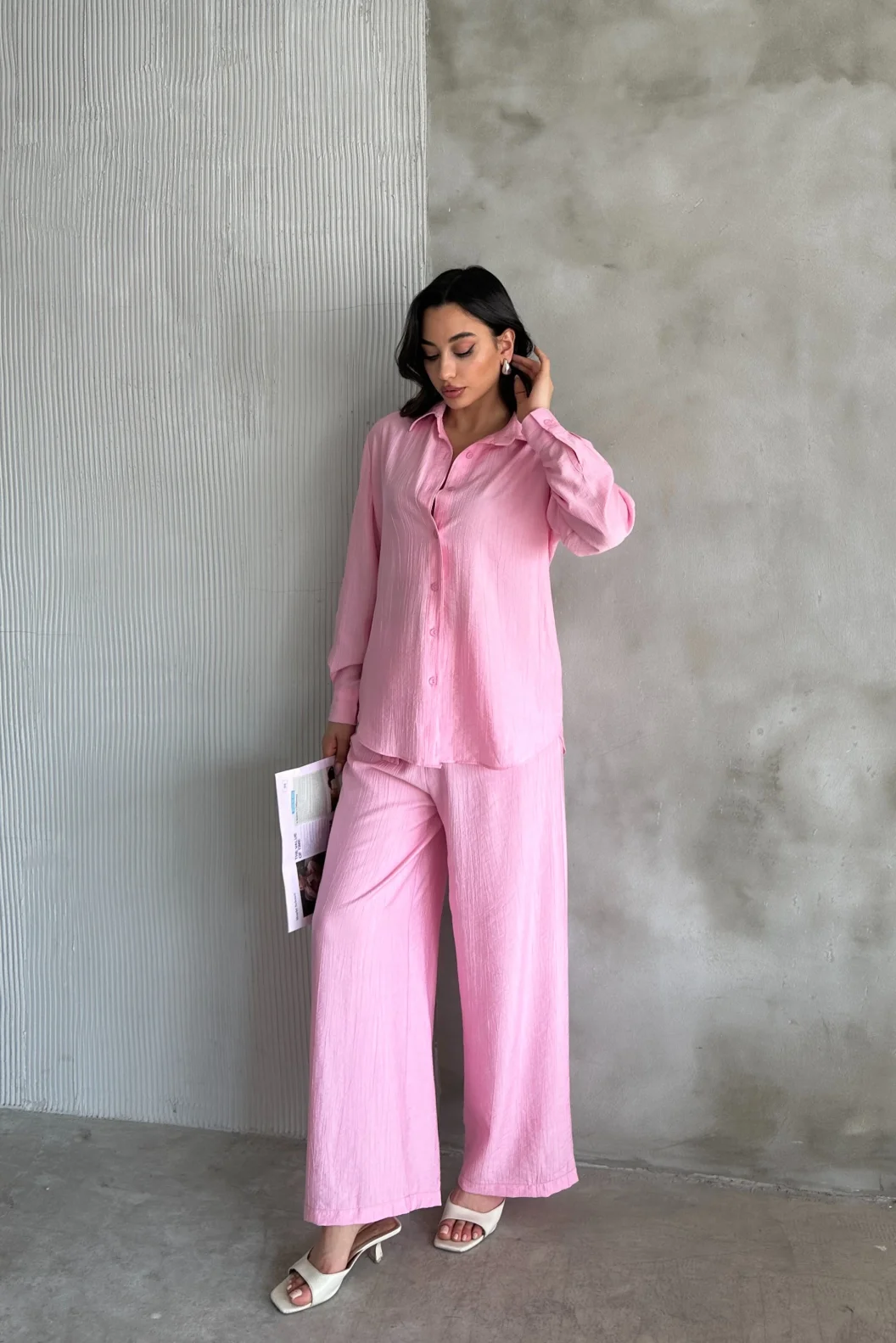 Pembe Çilek Gömlek Yırtmaçlı Pantolon Takım