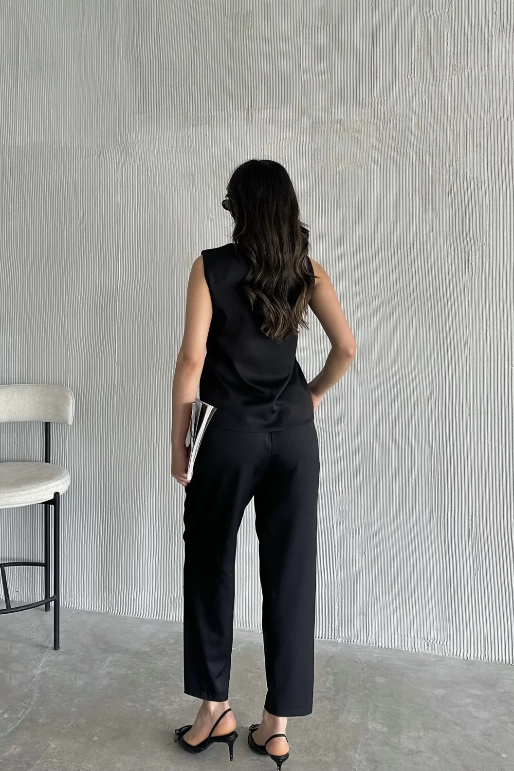 Siyah Altın Düğmeli Yelek Pileli Pantolon Takım