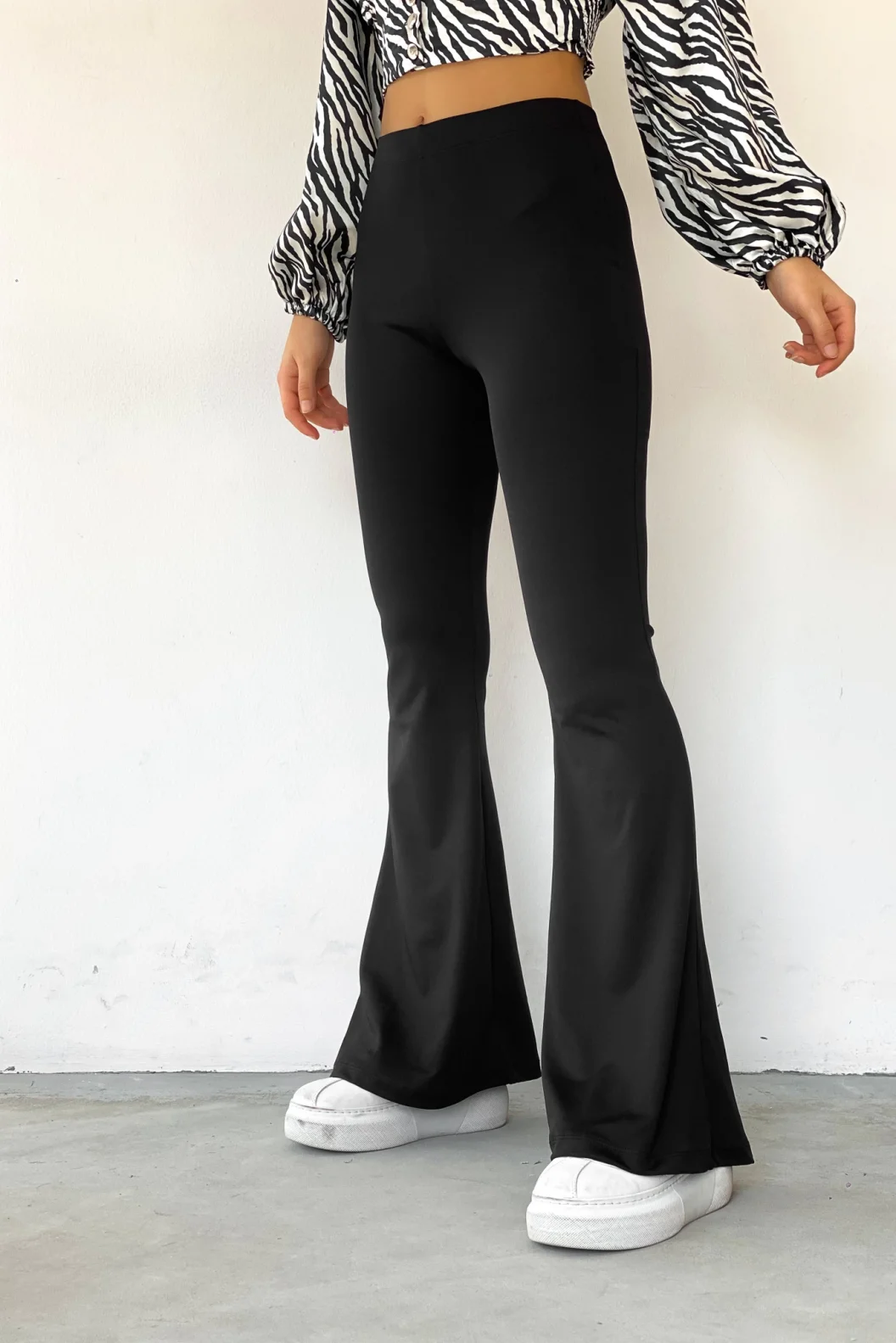 Siyah İspanyol Paça Pantolon