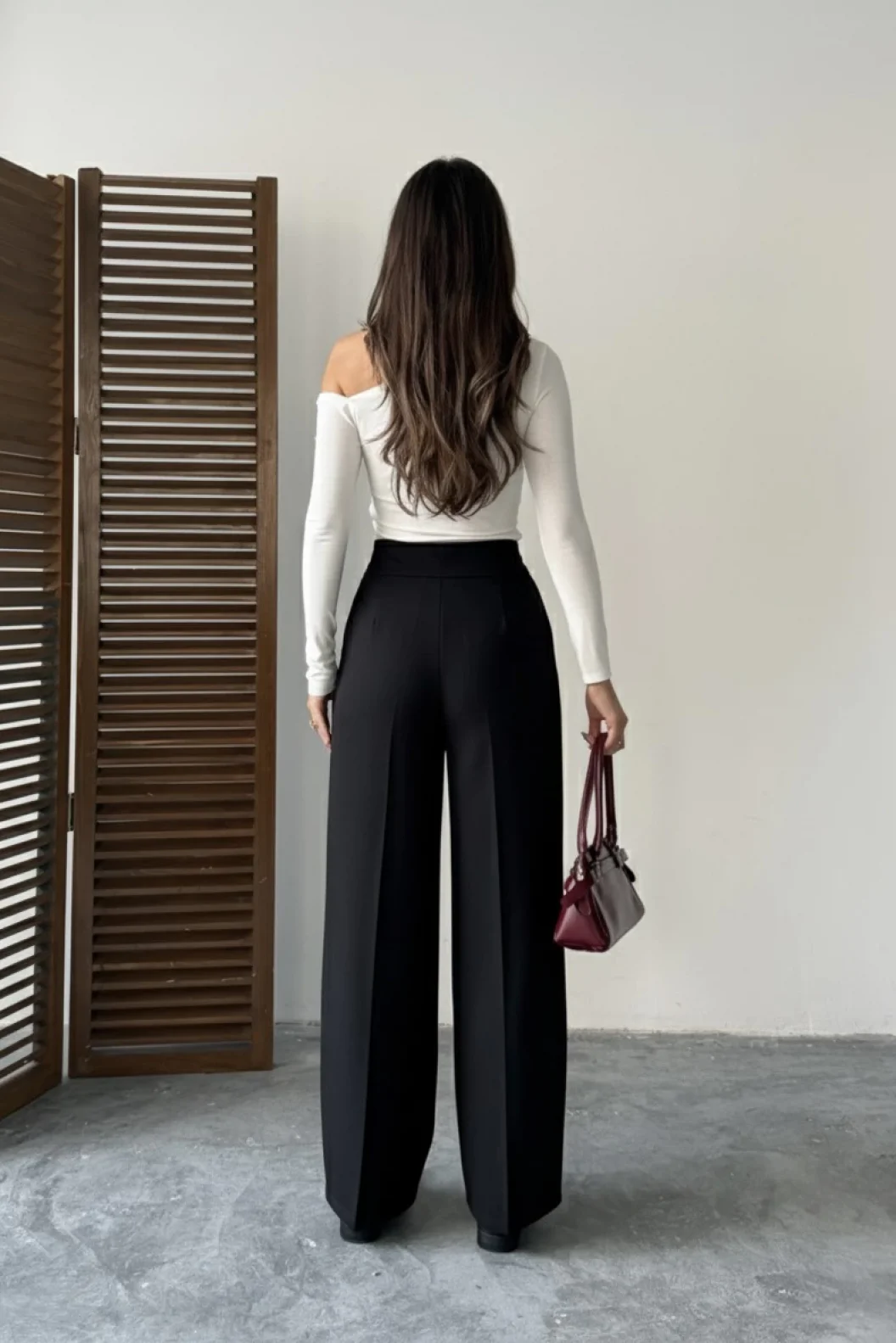 Siyah Kemer Detaylı Palazzo Pantolon