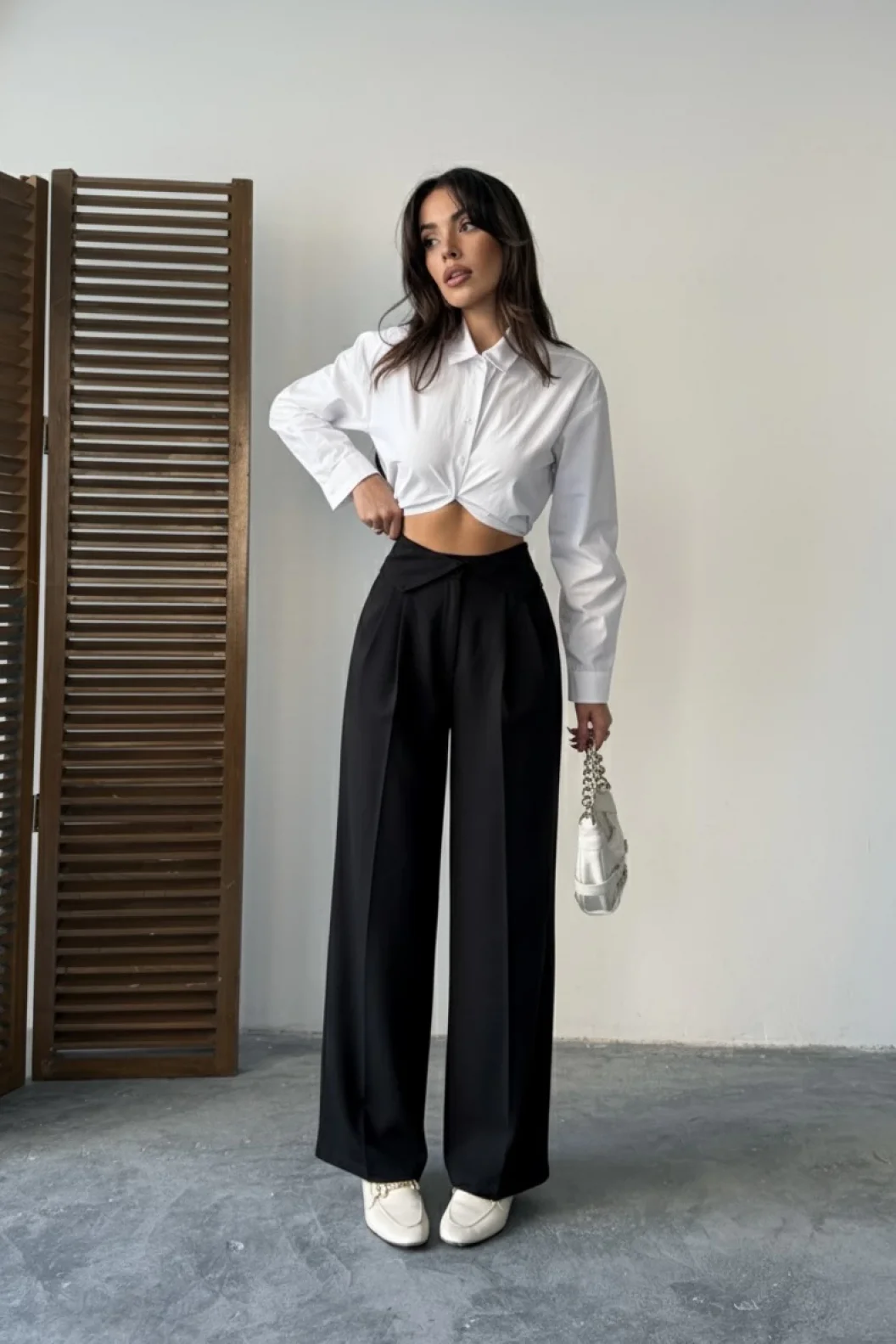 Siyah Kemer Detaylı Palazzo Pantolon