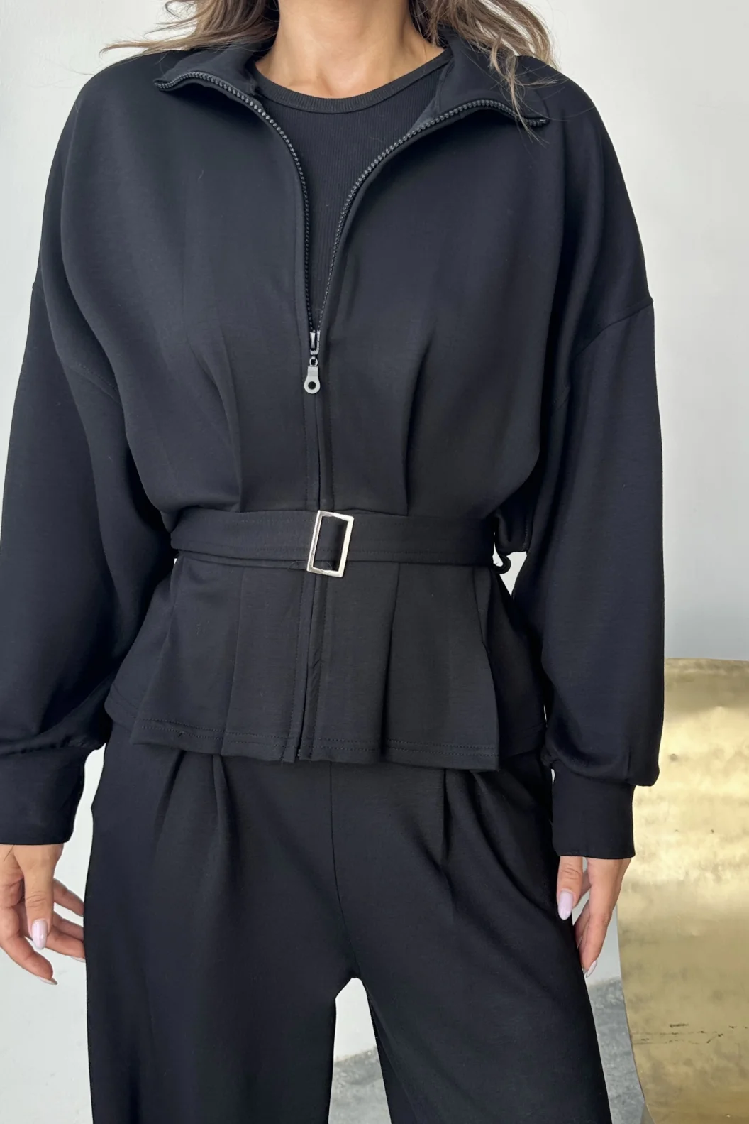 Siyah Modal Pileli Bağlamalı Ceket Takım