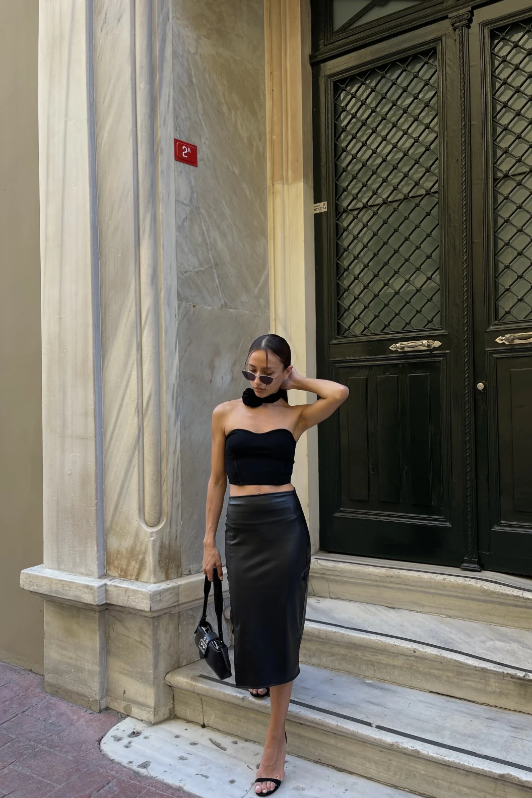 Siyah Önden Yırtmaçlı Deri Kalem Etek