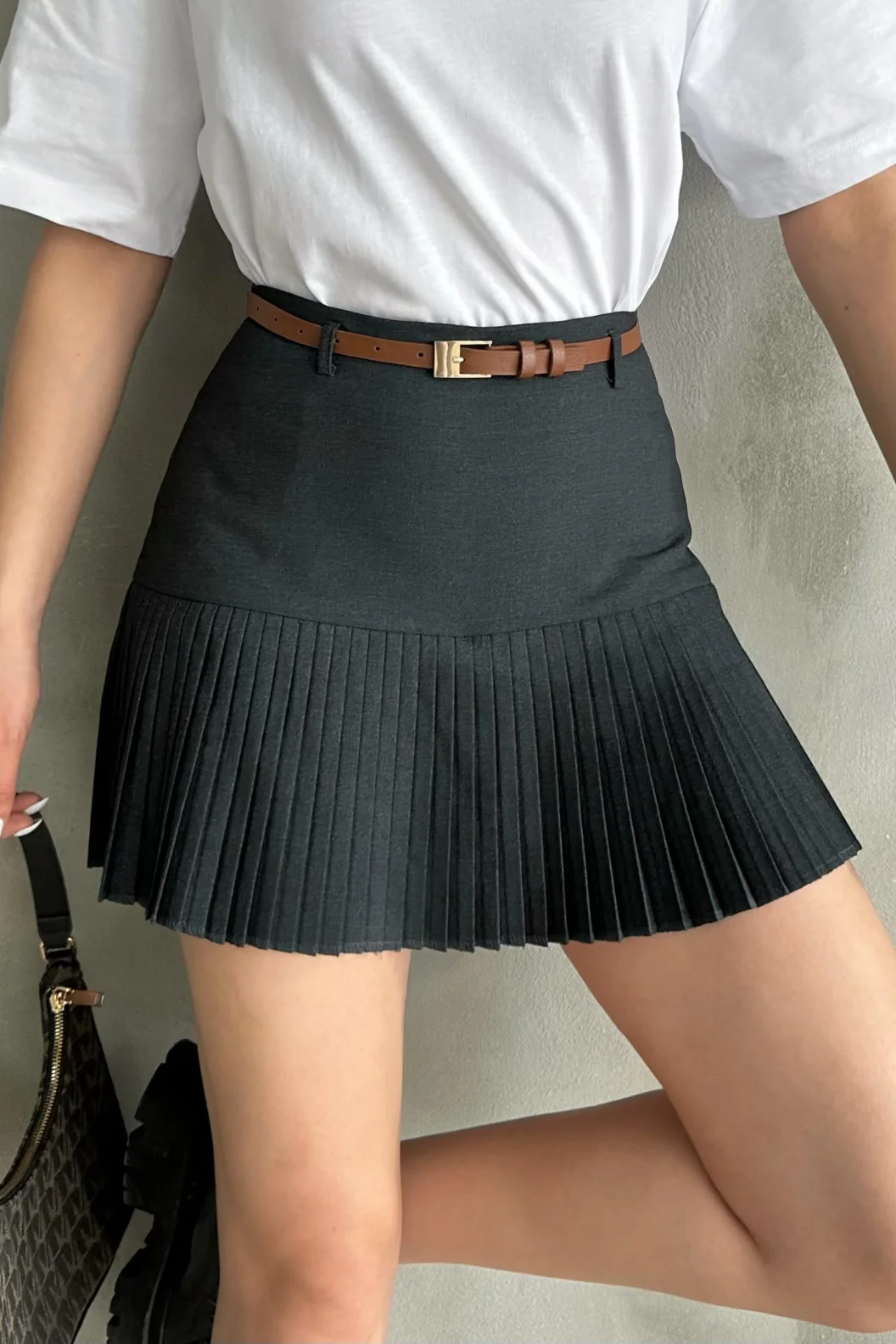 Siyah Pile Detaylı Poliviskon Etek