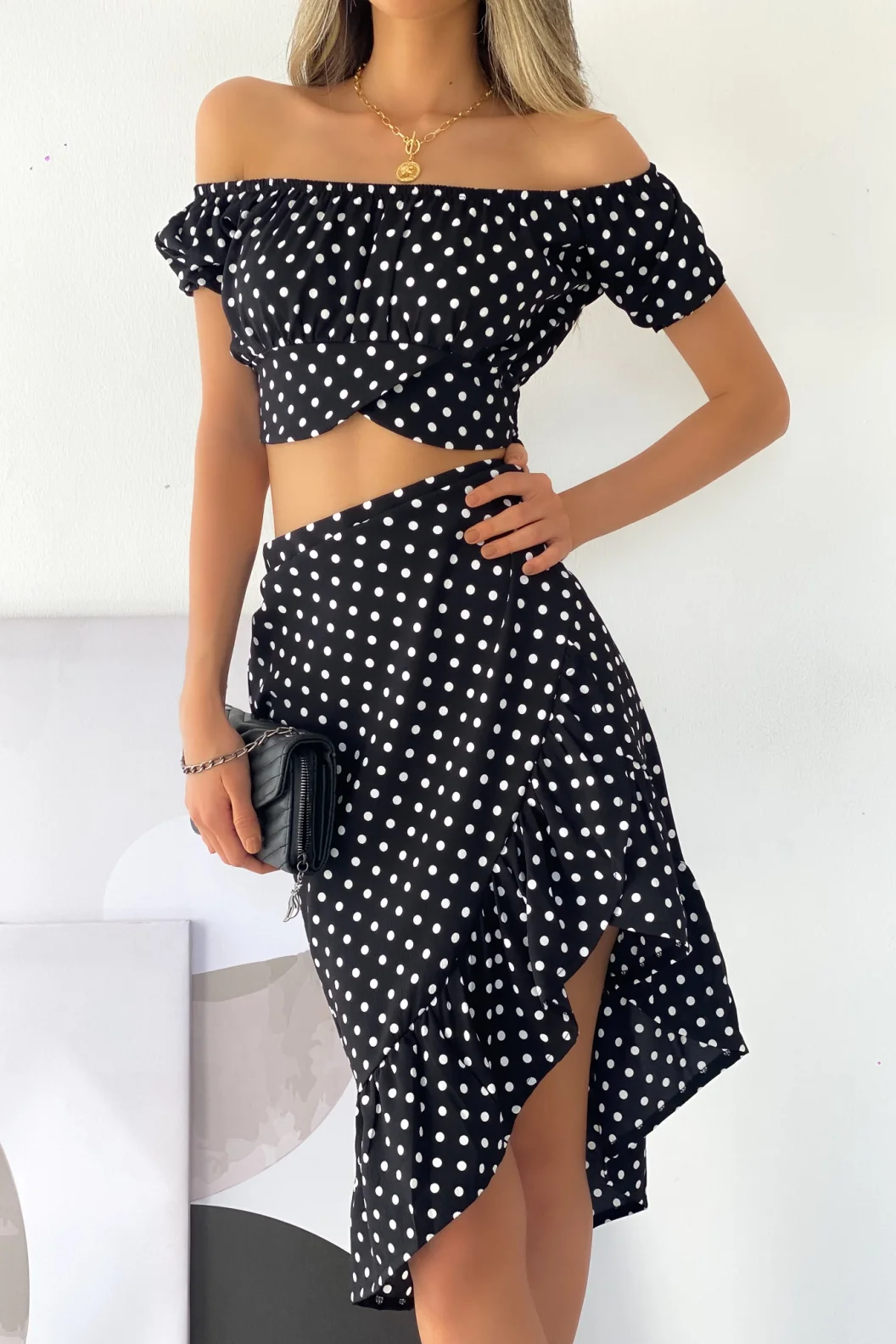 Siyah Puantiye Büstiyer Etek Takım