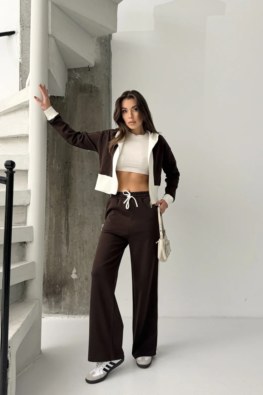 Triko Detaylı Kahve Kapüşonlu Modal Takım