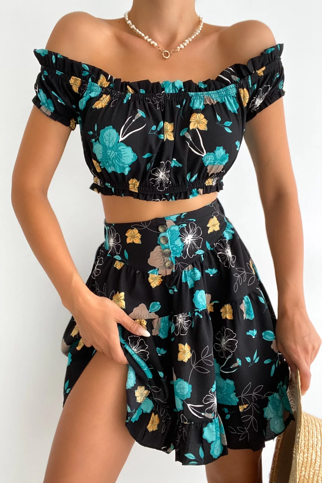 Turkuaz Çiçek Desenli Büstiyer Etek Takım