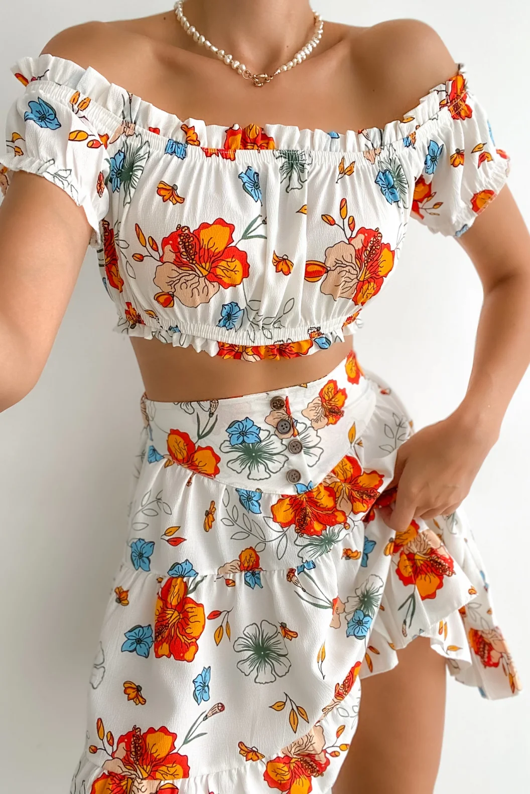 Turuncu Çiçek Desenli Büstiyer Etek Takım