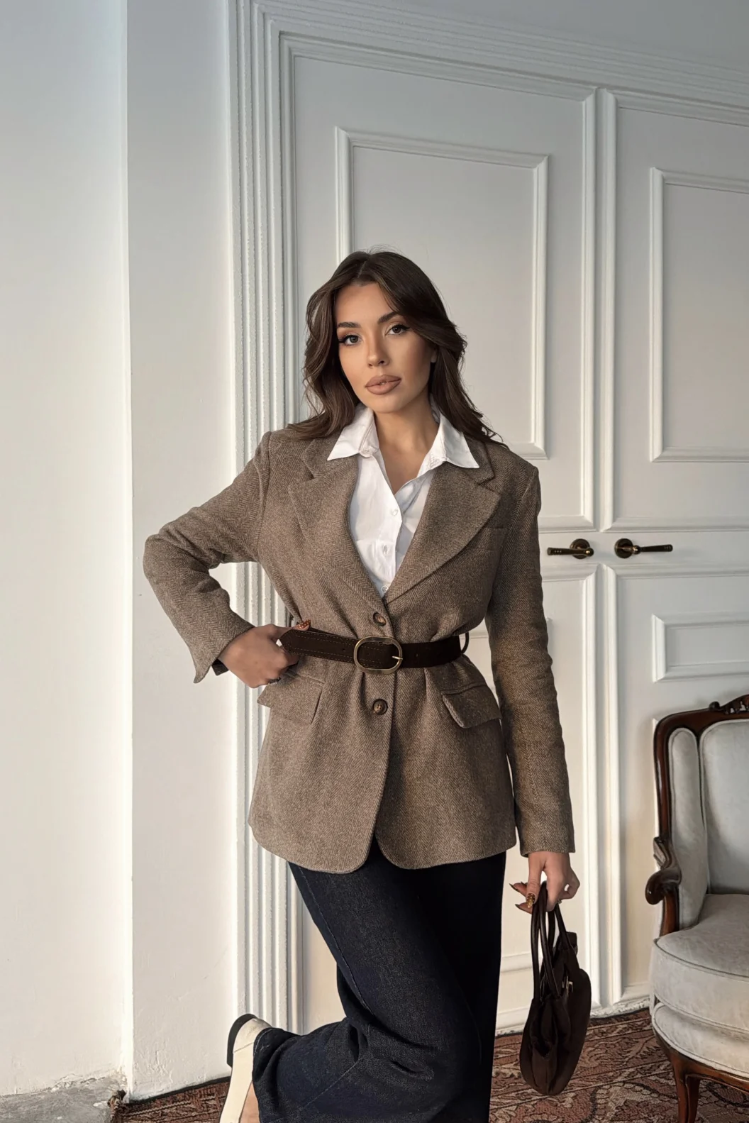 Vizon Yanları Yırtmaçlı Kemerli Ceket