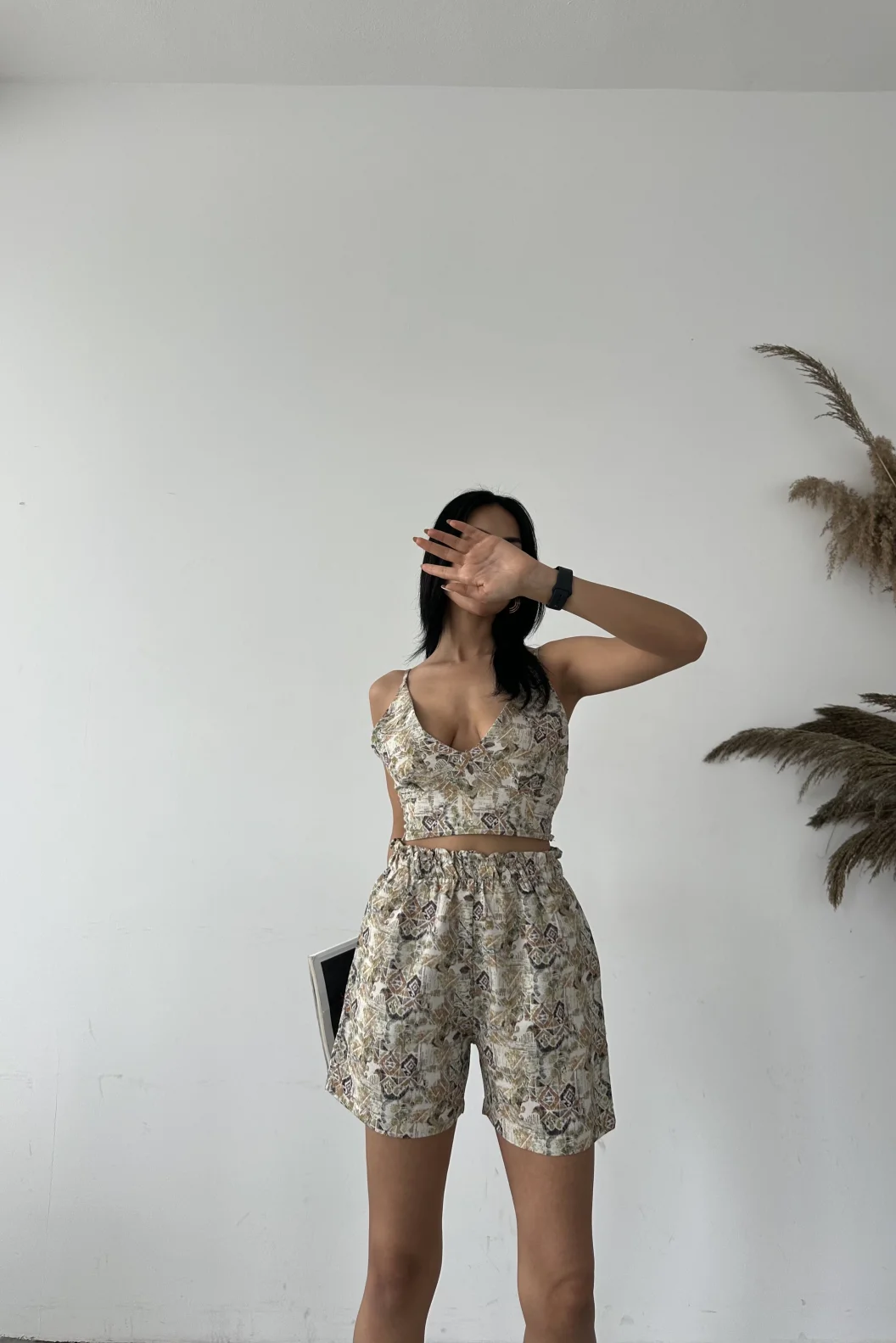 Yeşil Desenli Keten Büstiyer Şort Takım