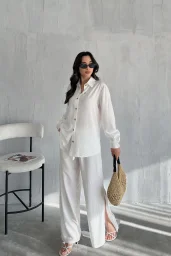 Beyaz Çilek Gömlek Yırtmaçlı Pantolon Takım