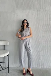 Gri Altın Düğmeli Yelek Pileli Pantolon Takım