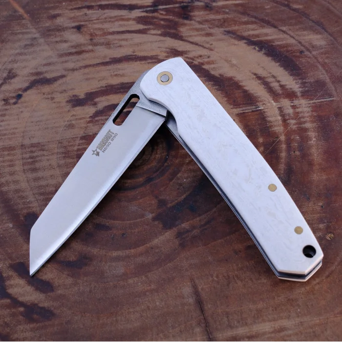 Bigshot B90 Beyaz Mikarta Kabze N690 Paslanmaz Çelik Çakı