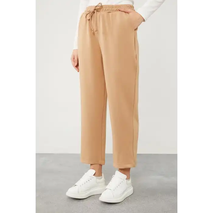 Bej Omuz Düğmeli İp Detaylı Spor Takım