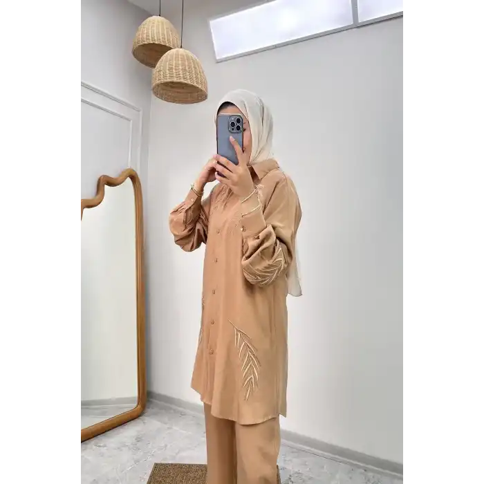 CAMEL Nakış İşlemeli ve Düğmeli Viscon Tensel Kumaş İkili Takım