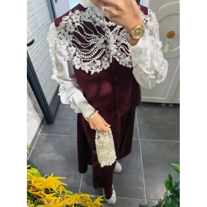 Dantel detaylı yelekli ikili takım