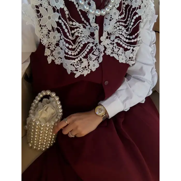 Dantel detaylı yelekli ikili takım