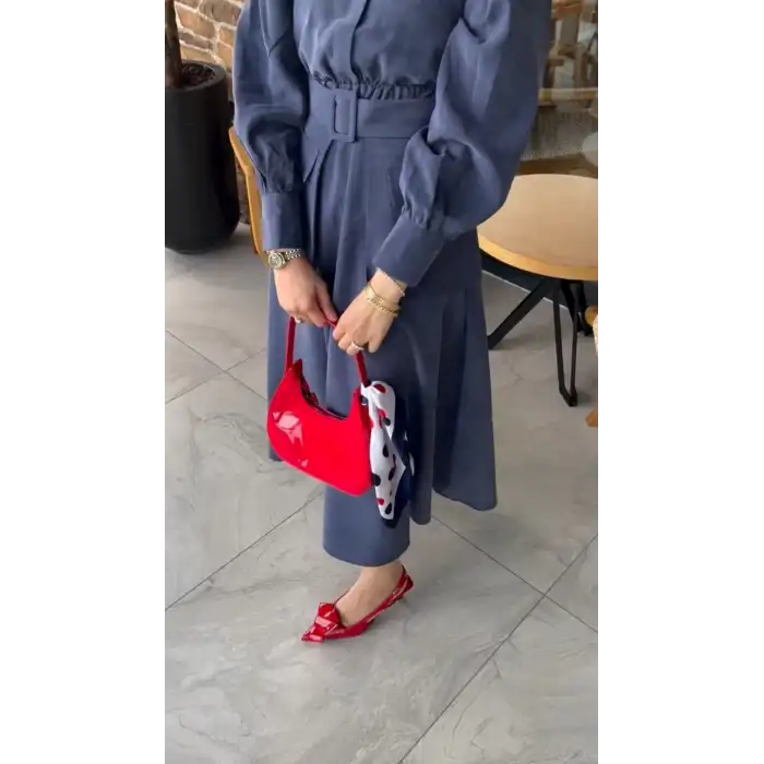 Mavi Cep kemer detaylı kupra elbise