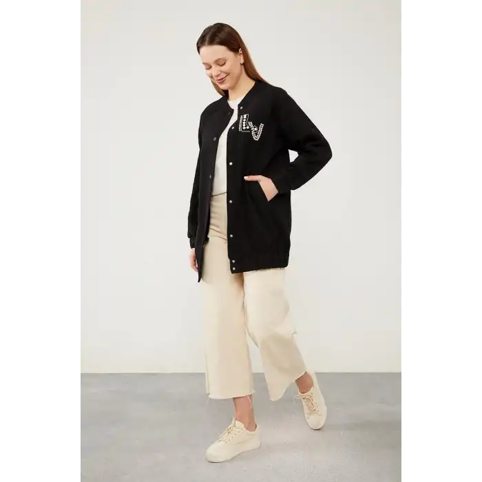Siyah Triko İşlemeli Ceket