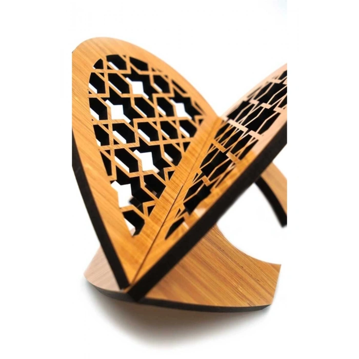 Masaüstü Kalp Motifli Ahşap Rahle