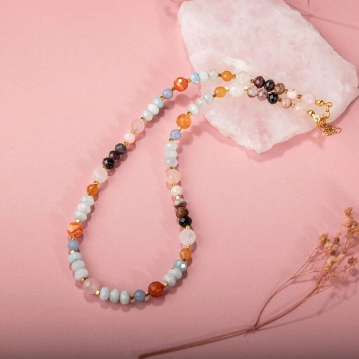 Anjelit-Morganit-Pembe Kuvars-Renkli Turmalin-Ay Taşı-Turuncu Aventurin-Akuamarin-Madagaskar Akik Doğal Taş Kolye