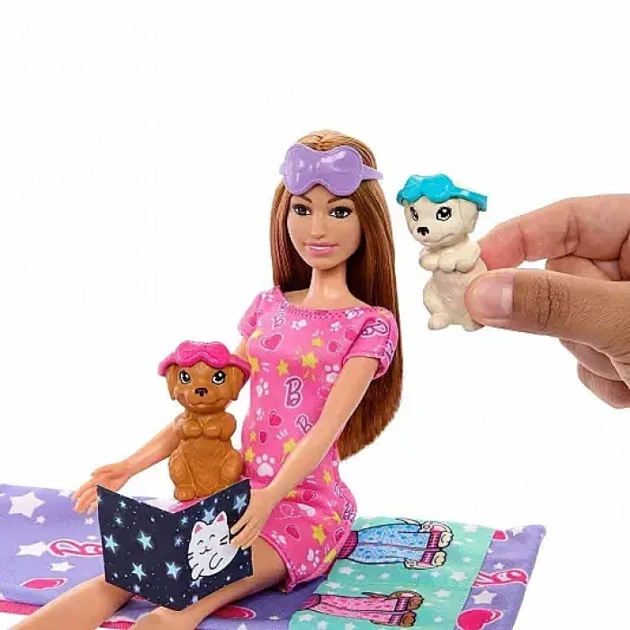 Barbie Barbie Ve Köpekçikleri Pijama Partisi Oyun Seti