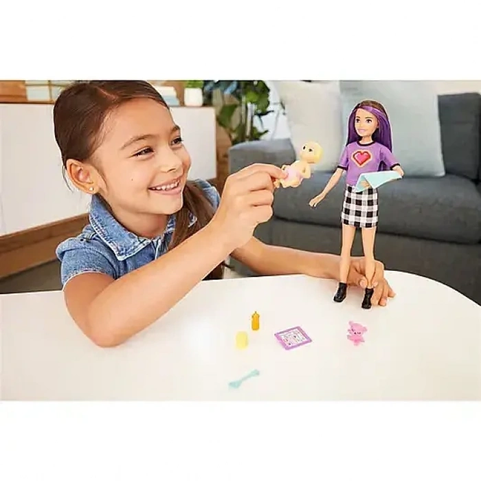Barbie Skipper Bebek Bakıcısı