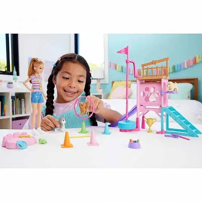 Barbie Stacienin Köpekçik Oyun Parkı